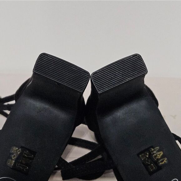 Chinese Laundry, black strappy heels. Velvety feel, NIB-Size EU38-8US - Picture 7 of 9